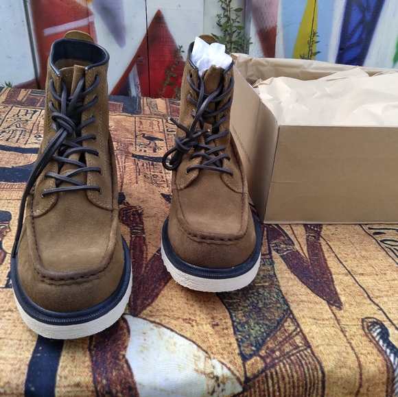 Frye Montana MocToe New In Box! - Picture 10 of 10